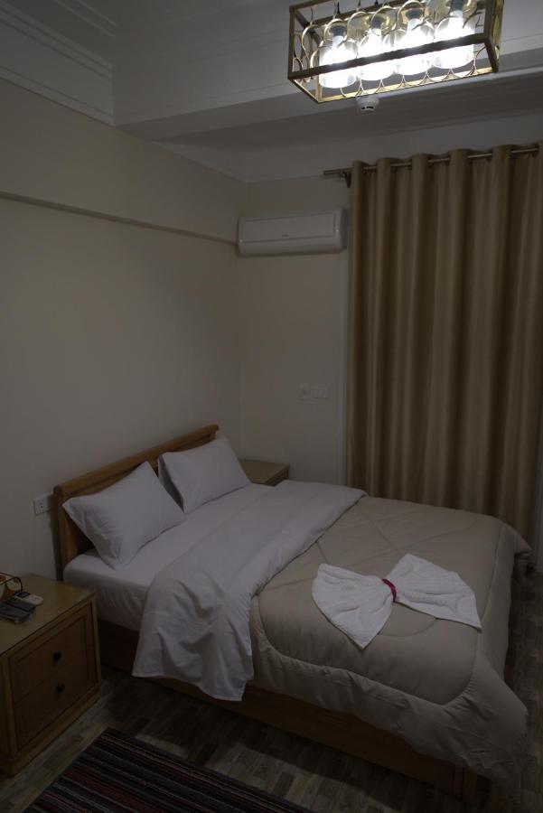 Central Cairo Hotel エクステリア 写真